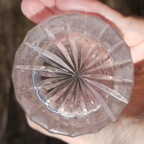 Elegant 4 inch Crystal Vase from Czechoslovakia - Picture 4 of 4